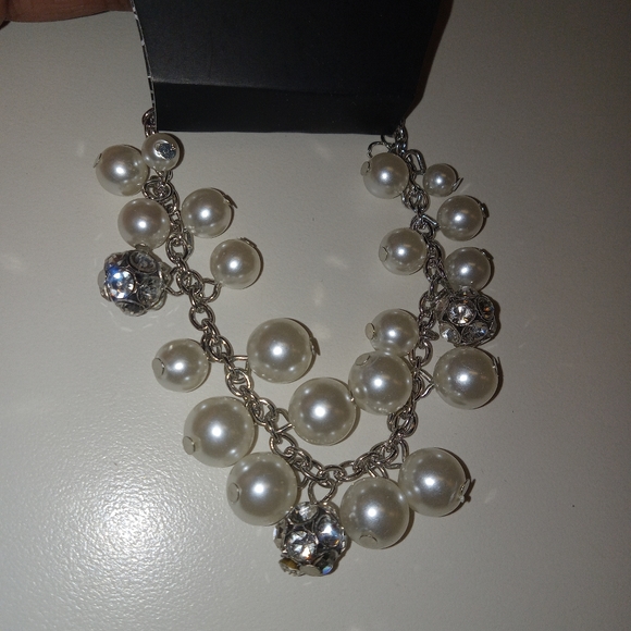 Stretch Rings Grey Faux Pearl Rhinestone Ring and Bracelet set. - Picture 7 of 7